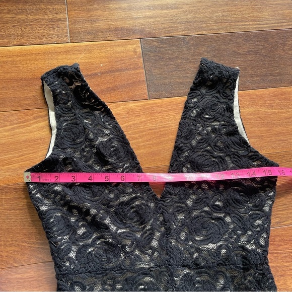 Alice + Olivia Mia Lace Maxi Dress Black See Through Deep Plunge V Neck Slit 4 - Picture 11 of 14